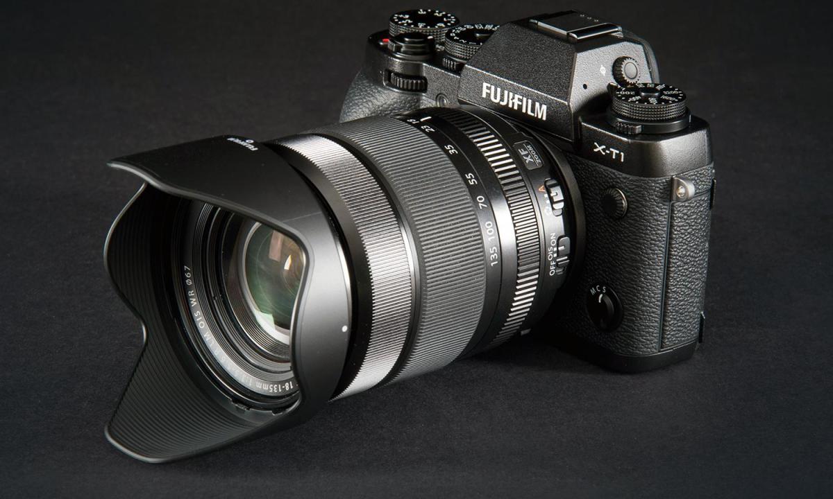 Fujifilm X-T1 camera front lens angle