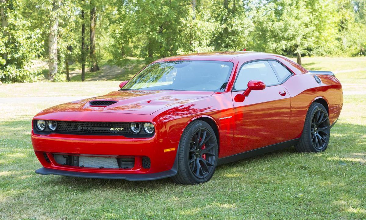2015 Dodge Challenger Hellcat front angle