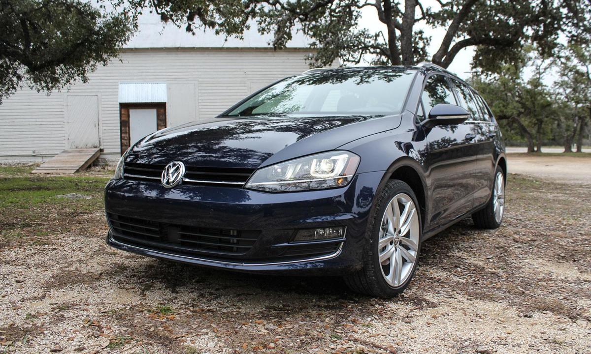 2015 VW Golf Sportwagen front 2