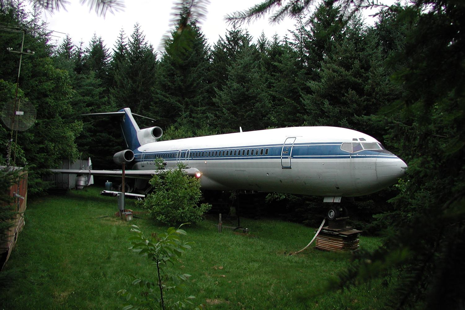 retreat from society and relax in these idyllic cabins around the world airplane home6