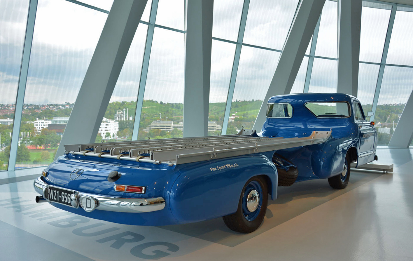 mercedes benz museum stuttgart pictures history ronan glon renntransporter 6