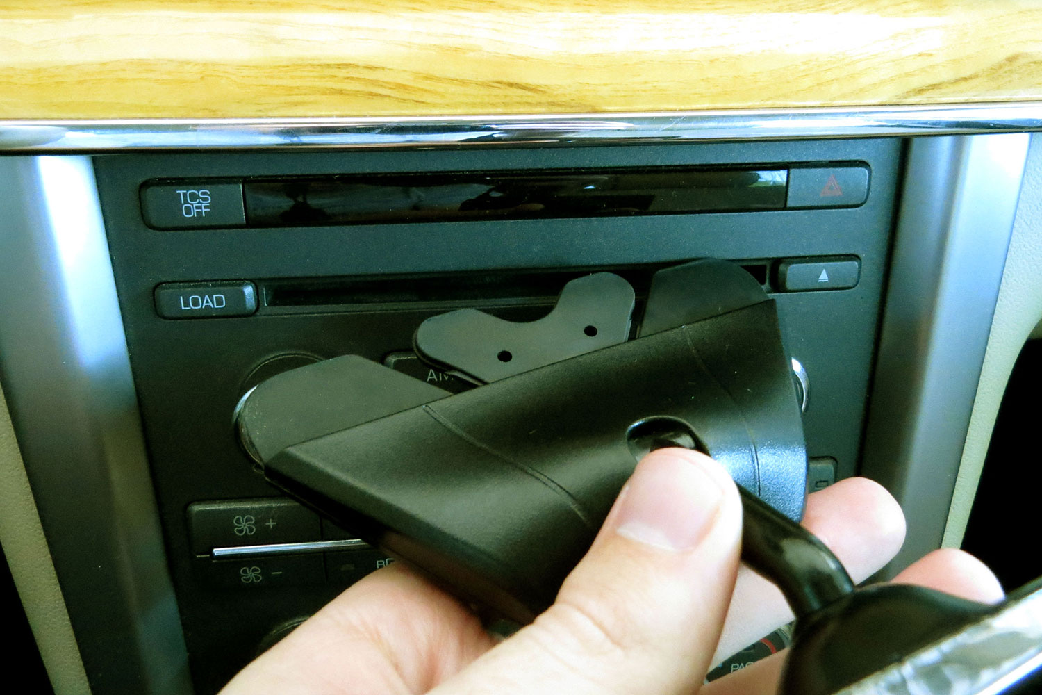 Satechi Universal Smartphone and Tablet CD Slot Mounts cd tray