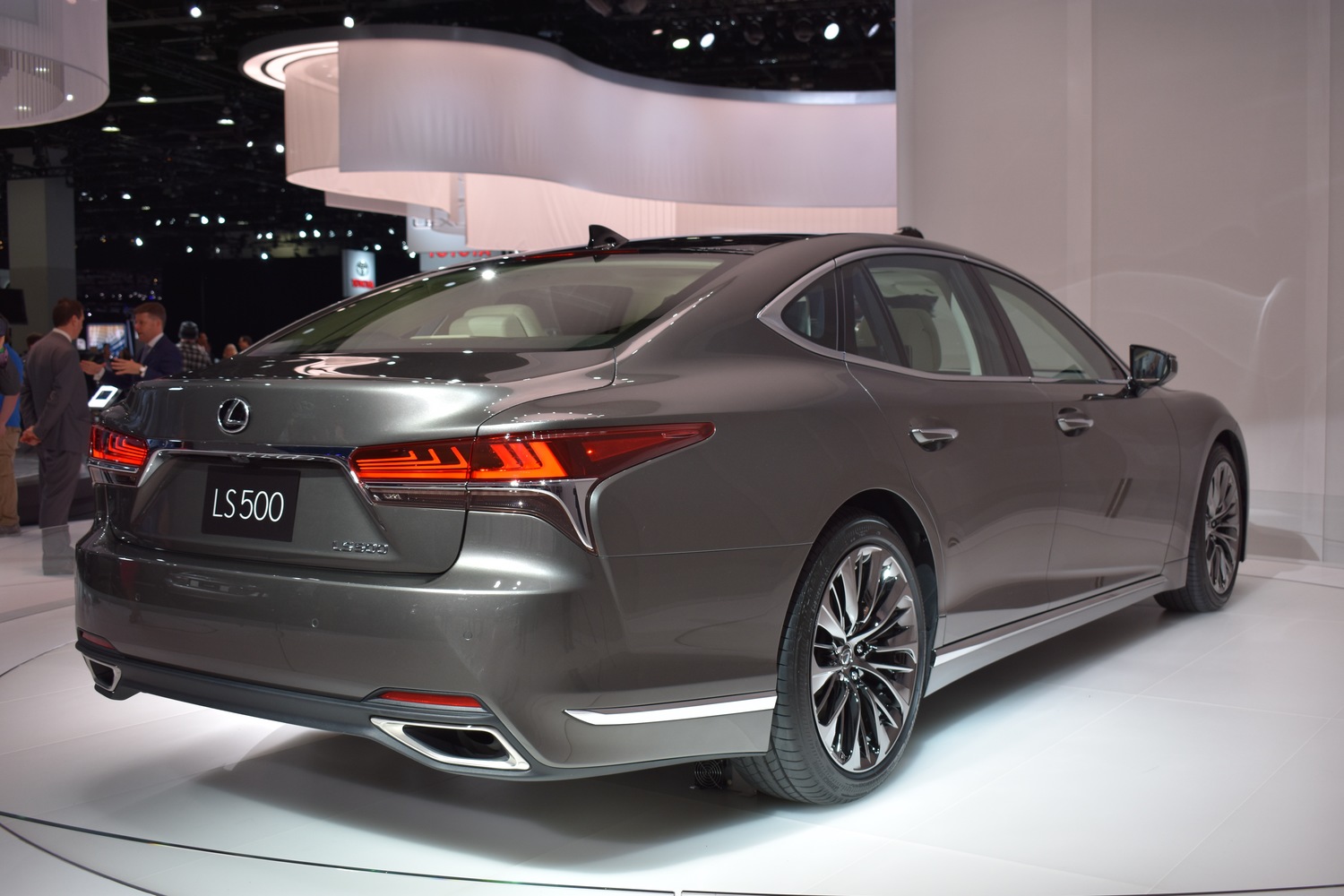 2018 Lexus LS