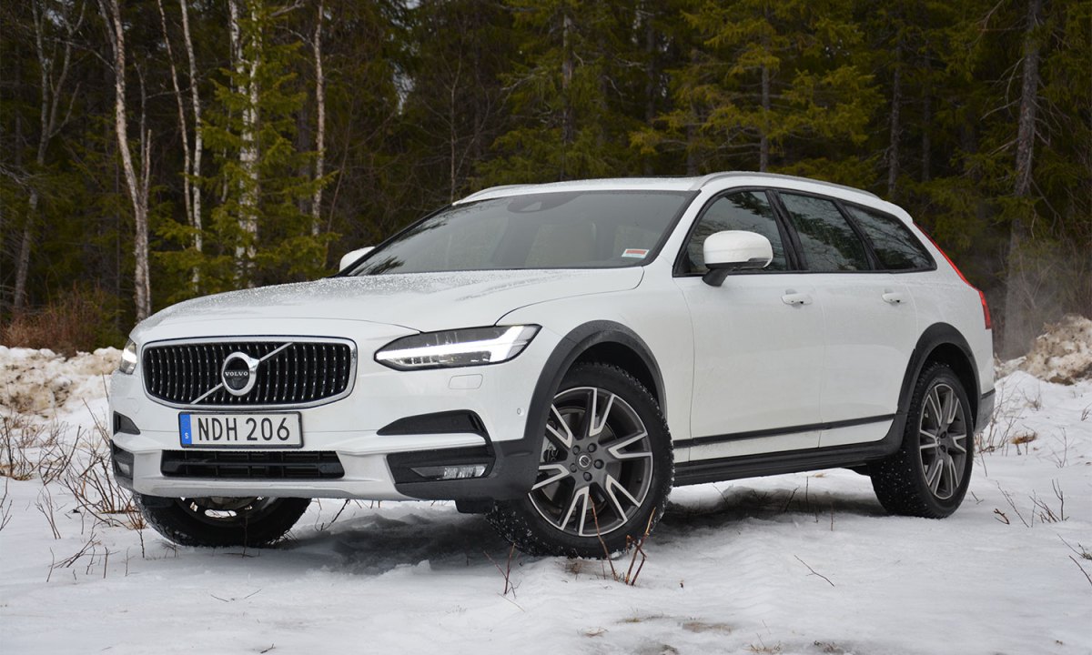 2017 Volvo V90 Cross Country