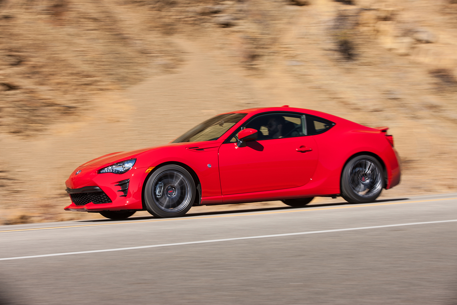 toyota and subaru reboot 86 sports coupe for second generation 2018  1