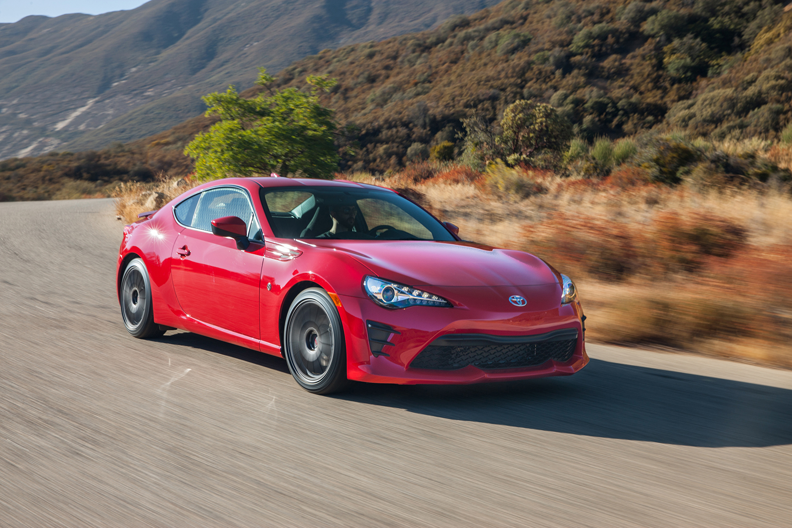 toyota and subaru reboot 86 sports coupe for second generation 2018  7