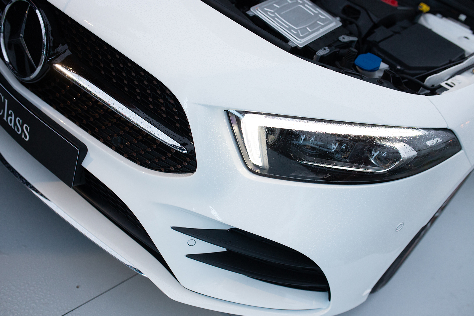 the mercedes benz a class sedan brings stuttgart luxury to masses 2019  18