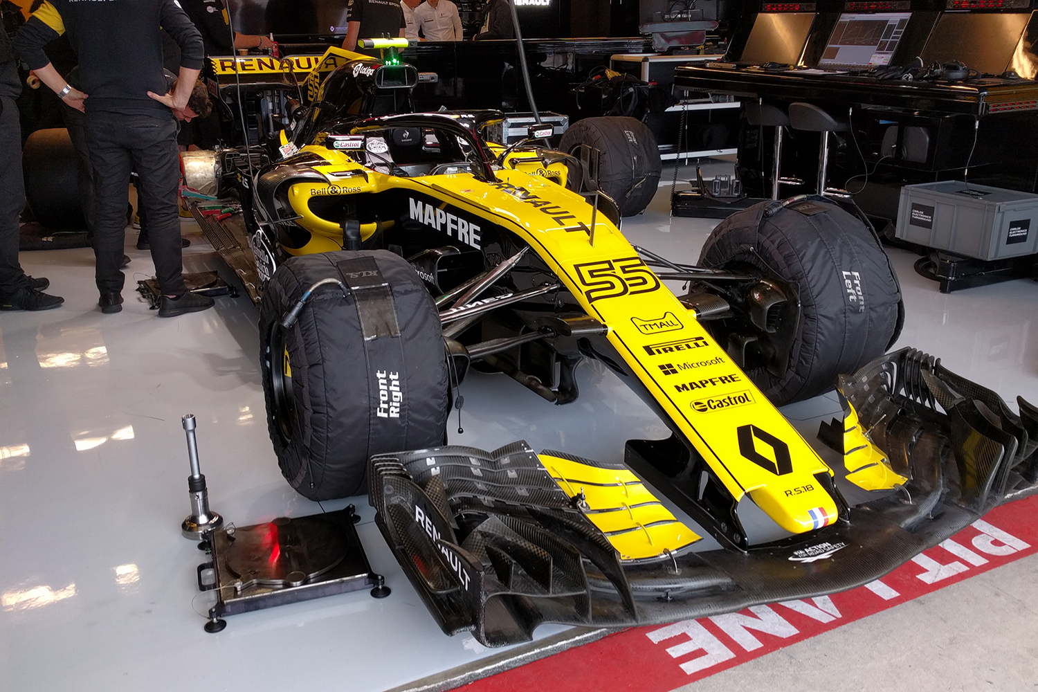 infiniti and renault sport formula one team engineering partnership f1 se 5