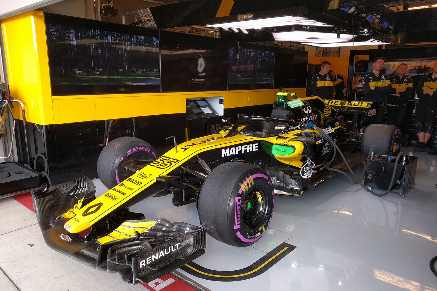 infiniti and renault sport formula one team engineering partnership f1 se 8