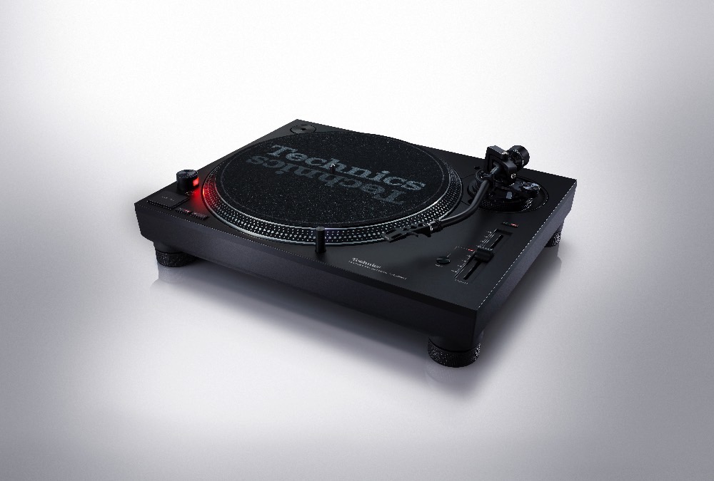 Direct Drive Turntable System SL_1200MK7_02