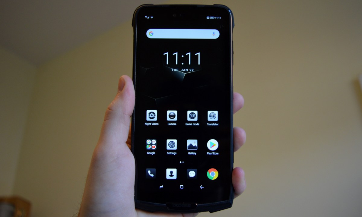 doogee s90 product impressions in hand