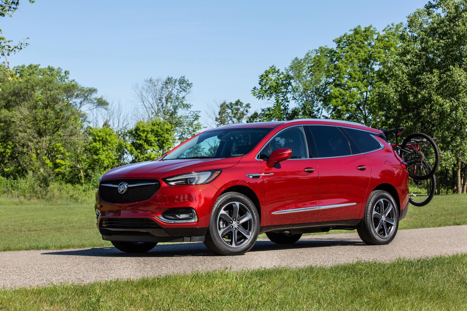 2020 buick enclave with sport touring package