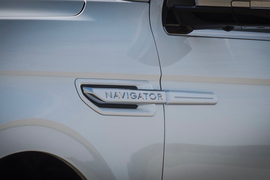 2020 lincoln navigator gets phone as key tech