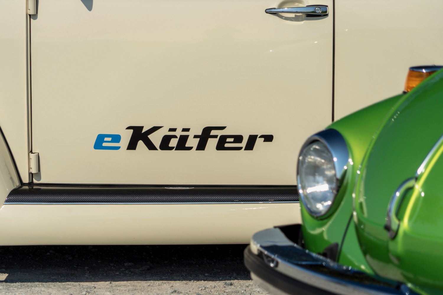 volkswagen updates classic beetles with modern electric powertrains e beetle