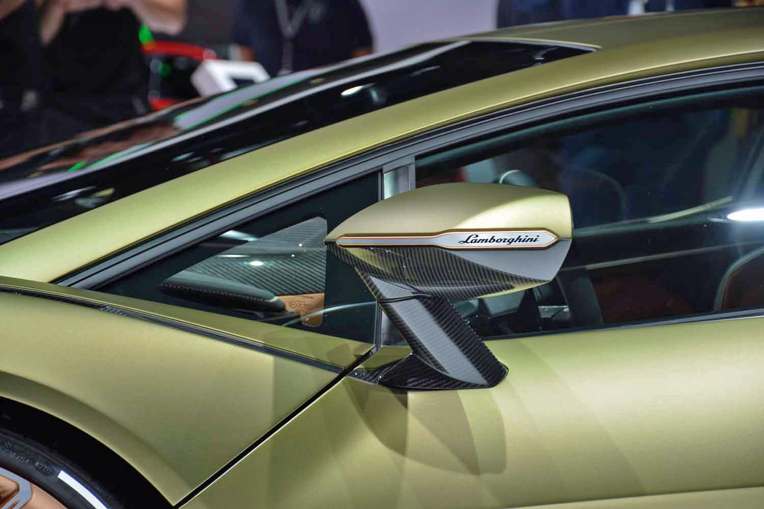2020 lamborghini sian is a high tech hypercar with hybrid power dt 5