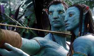 A male and female alien prepare to fight in Avatar.