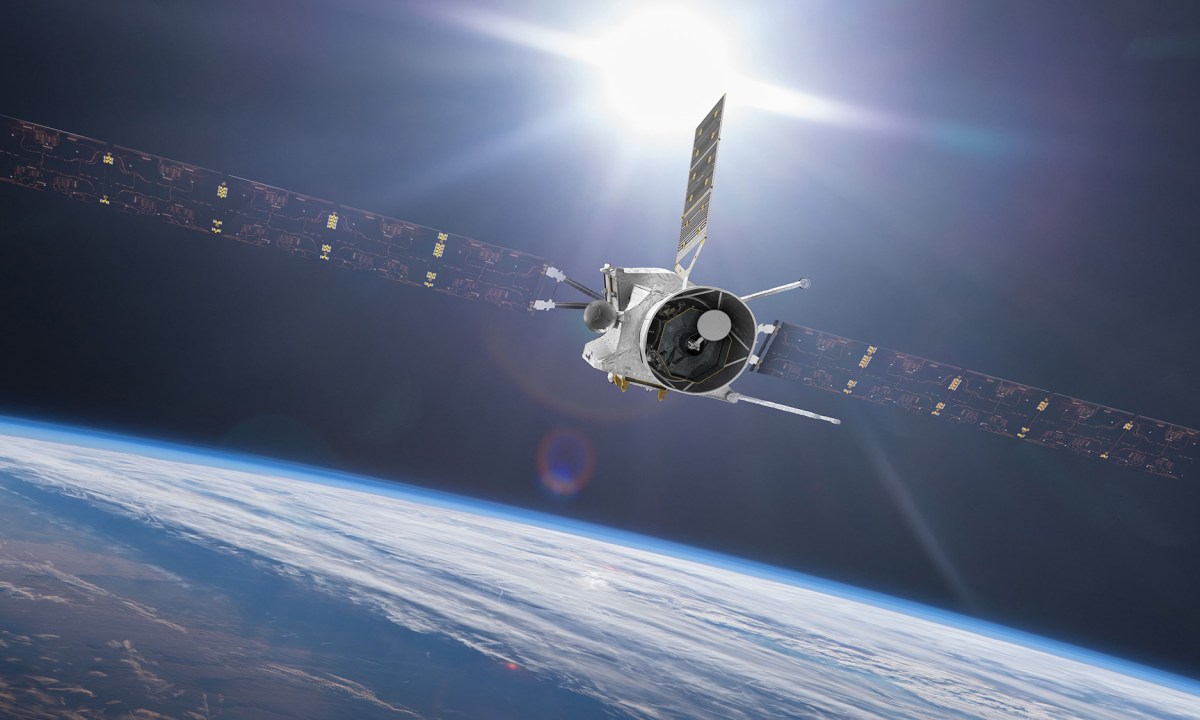 Artist’s impression of the BepiColombo spacecraft in cruise configuration, flying past Earth and with the Sun in the background.