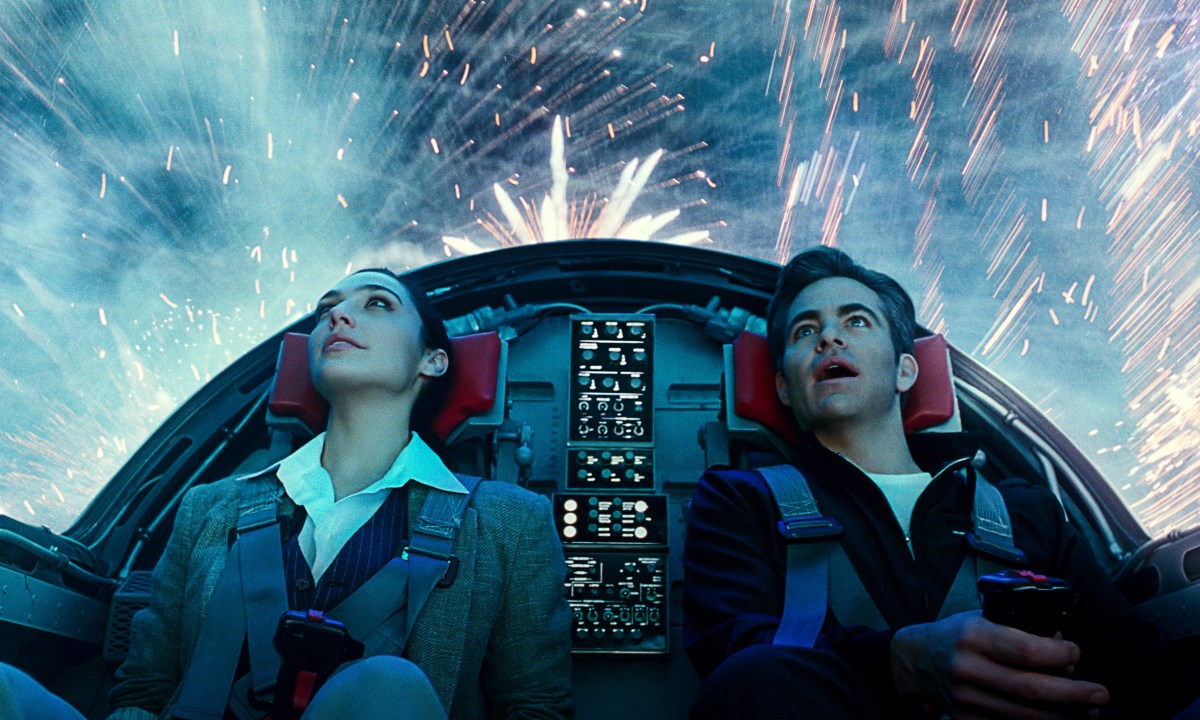 wonder woman 1984 review gal gadot chris pine