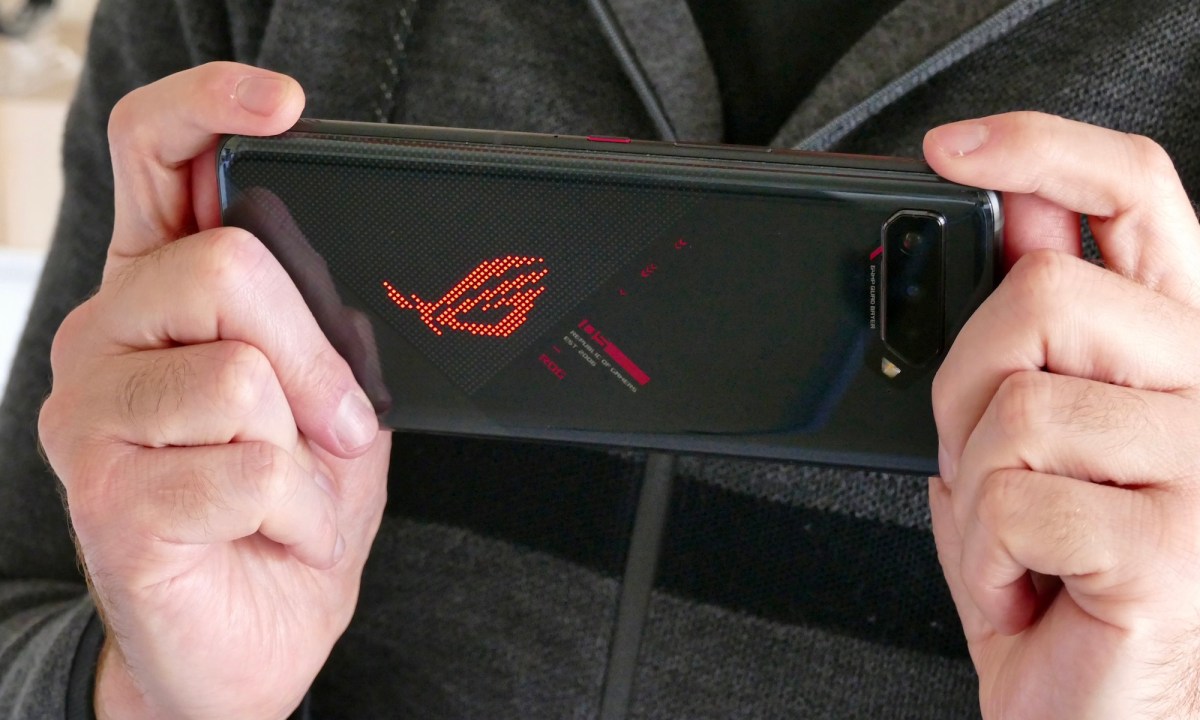 asus rog phone 5 review back hands