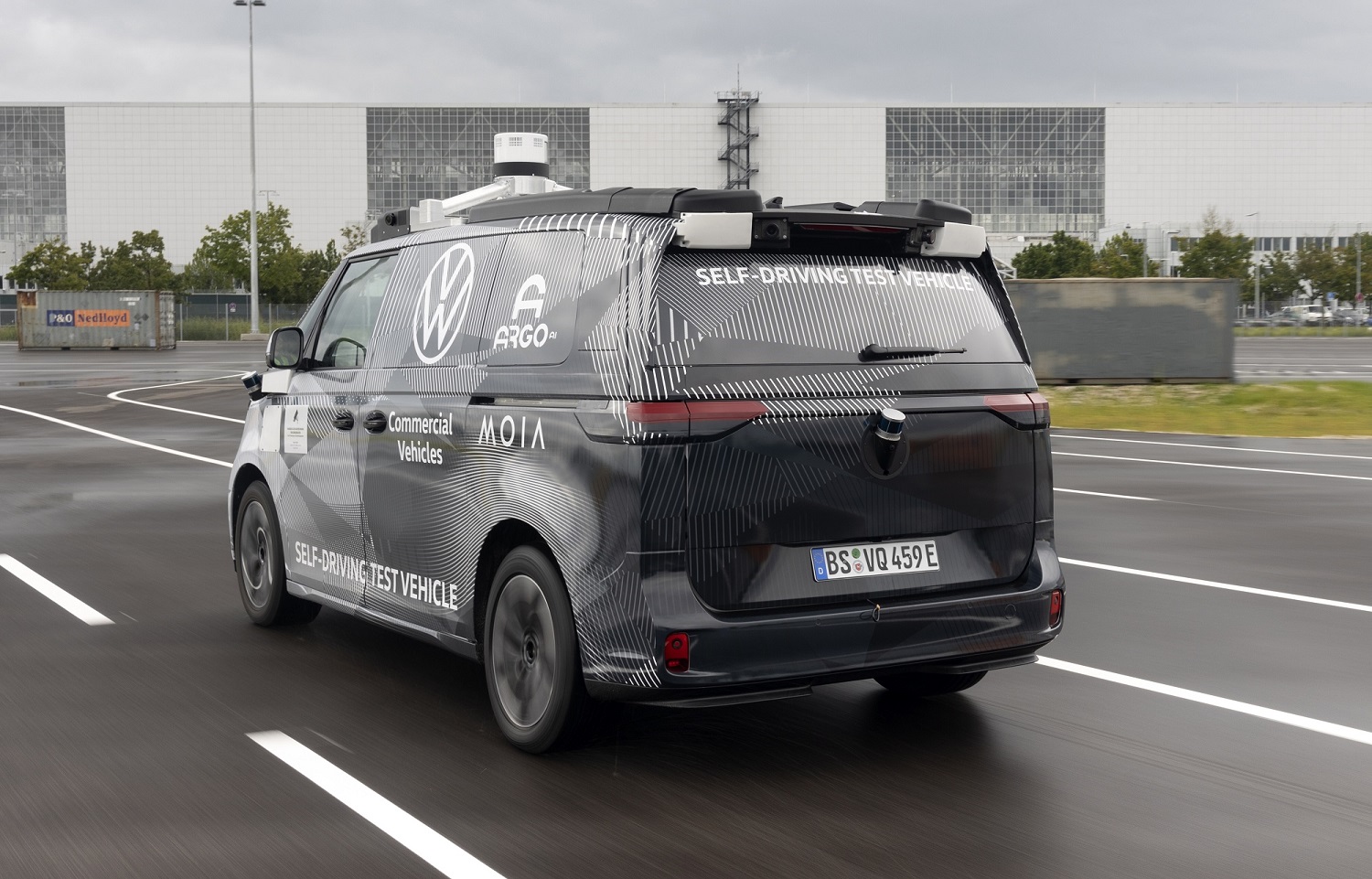 volkswagen unveils argo ai powered id buzz ad electric van