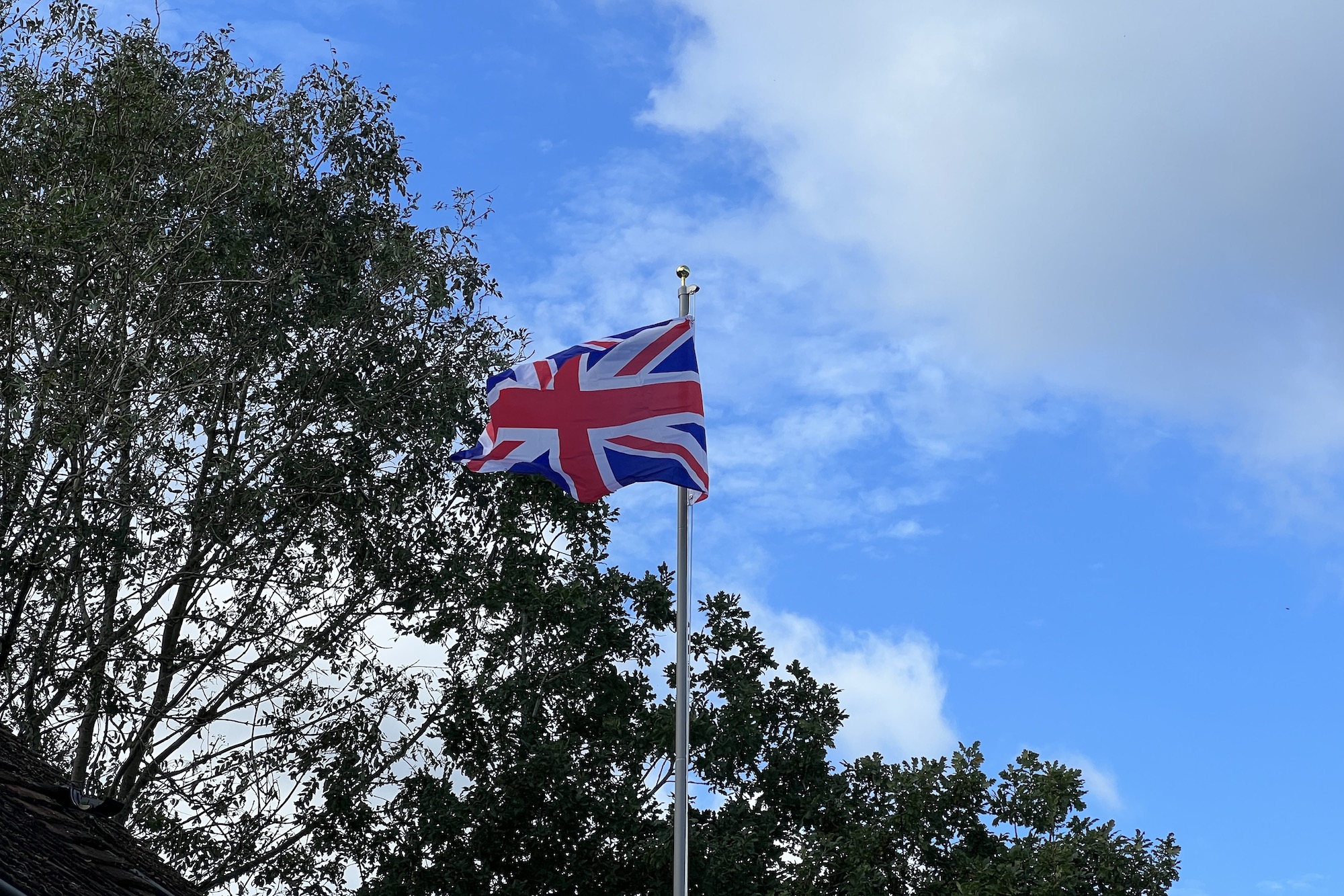 A 3x zoom photo of a flag taken with the iPhone 13 Pro.