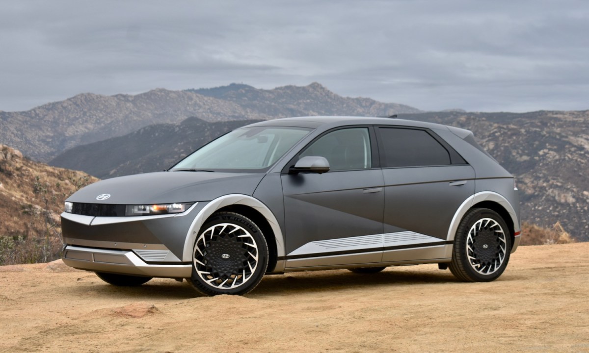2022 Hyundai Ioniq 5 front three quarter view.