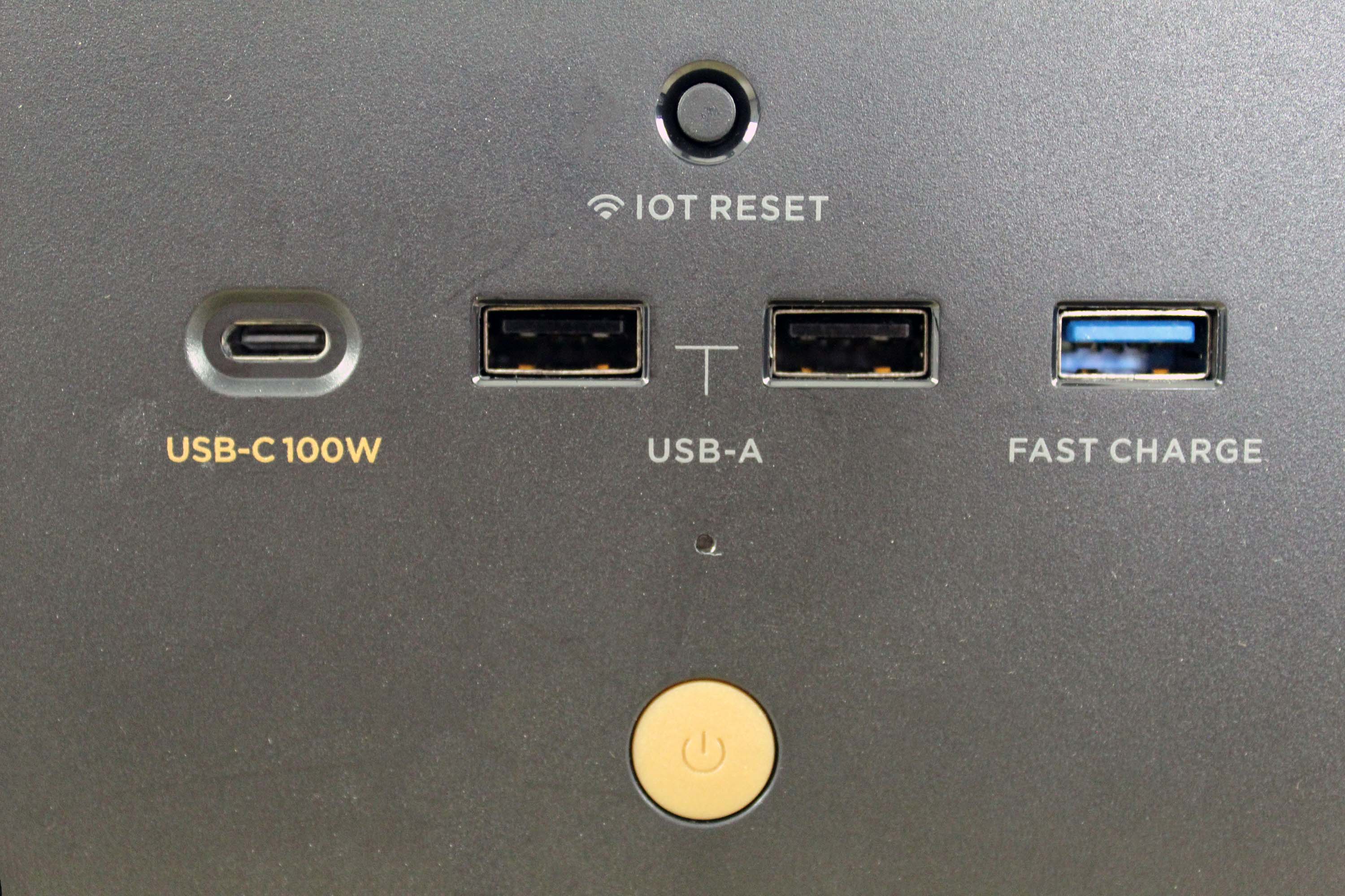 EcoFlow Delta Mini USB ports.