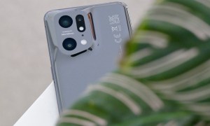 Oppo Find X5 Pro camera module.