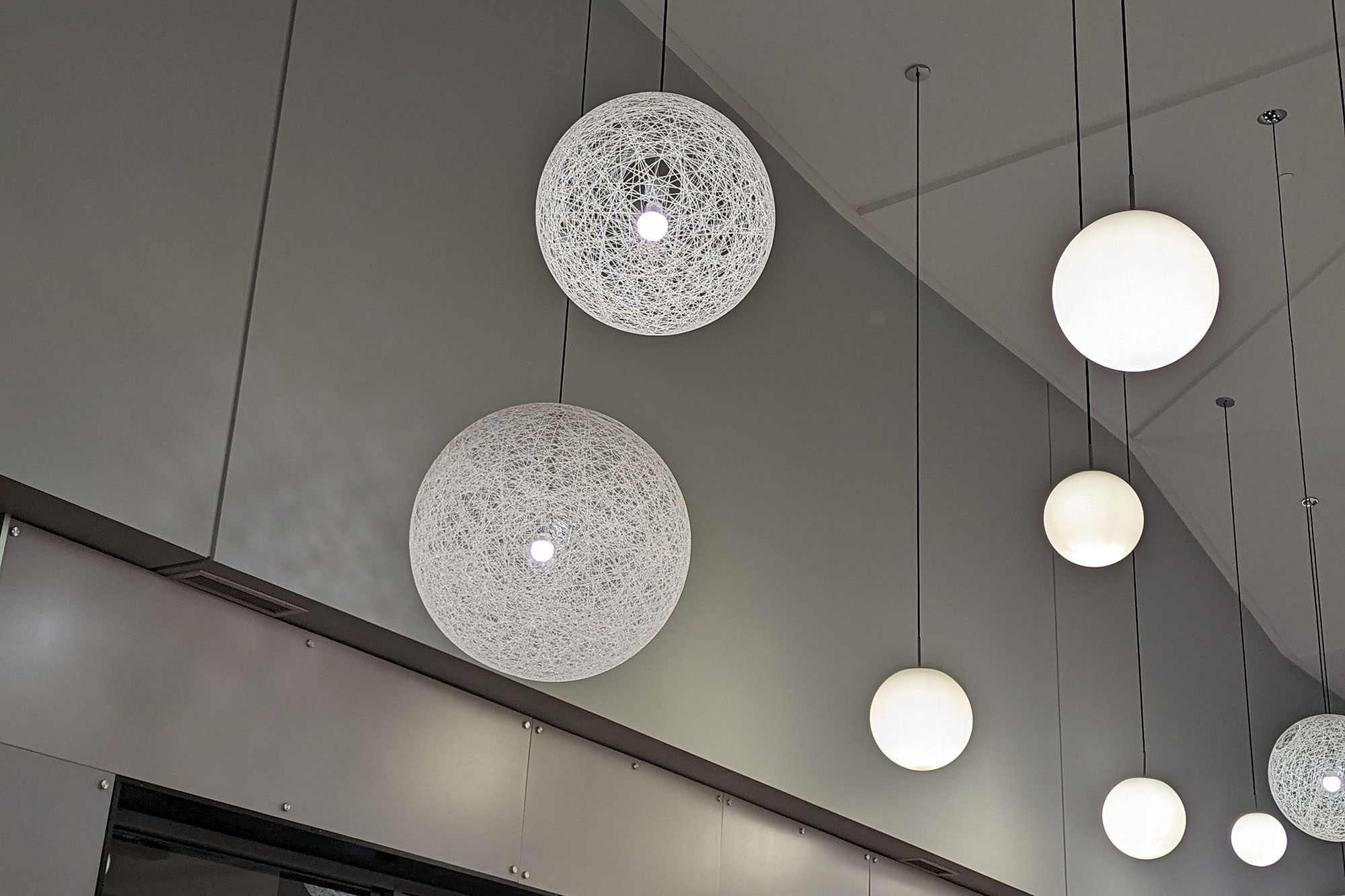 This is a sample photo of a light fixture at 2X zoom from the Pixel 6.