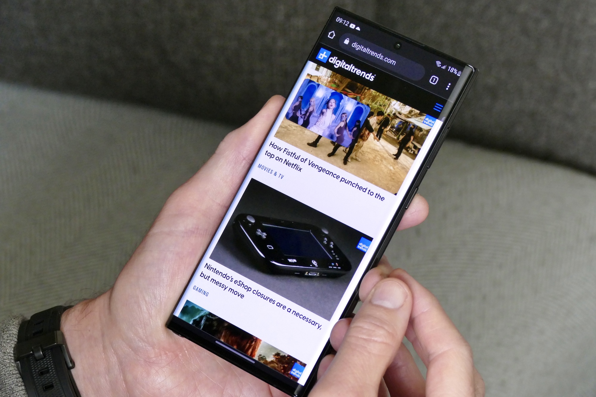 Using Chrome on the Galaxy S22 Ultra.