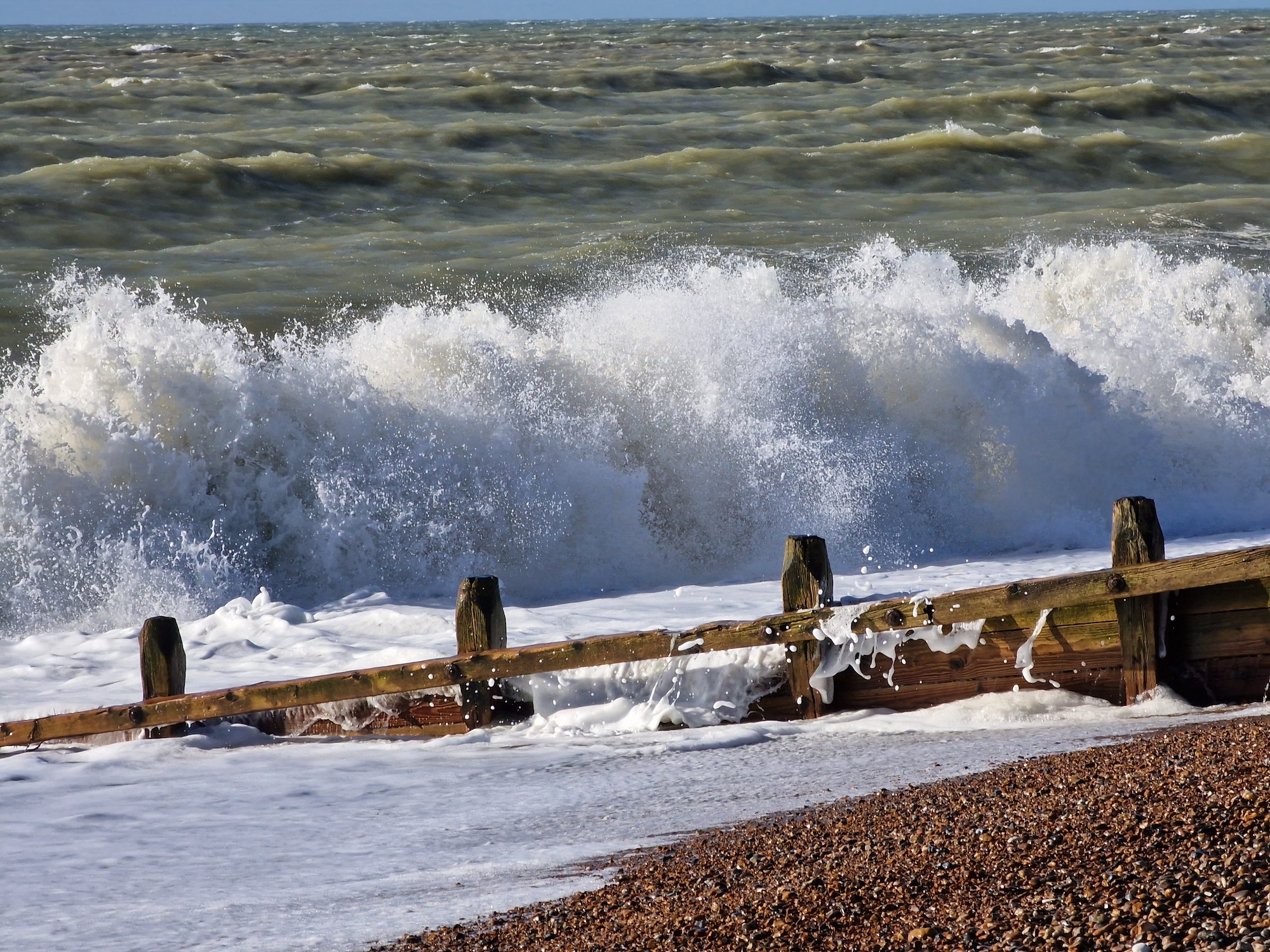 Galaxy S22 Ultra photo of waves at 10x zoom.