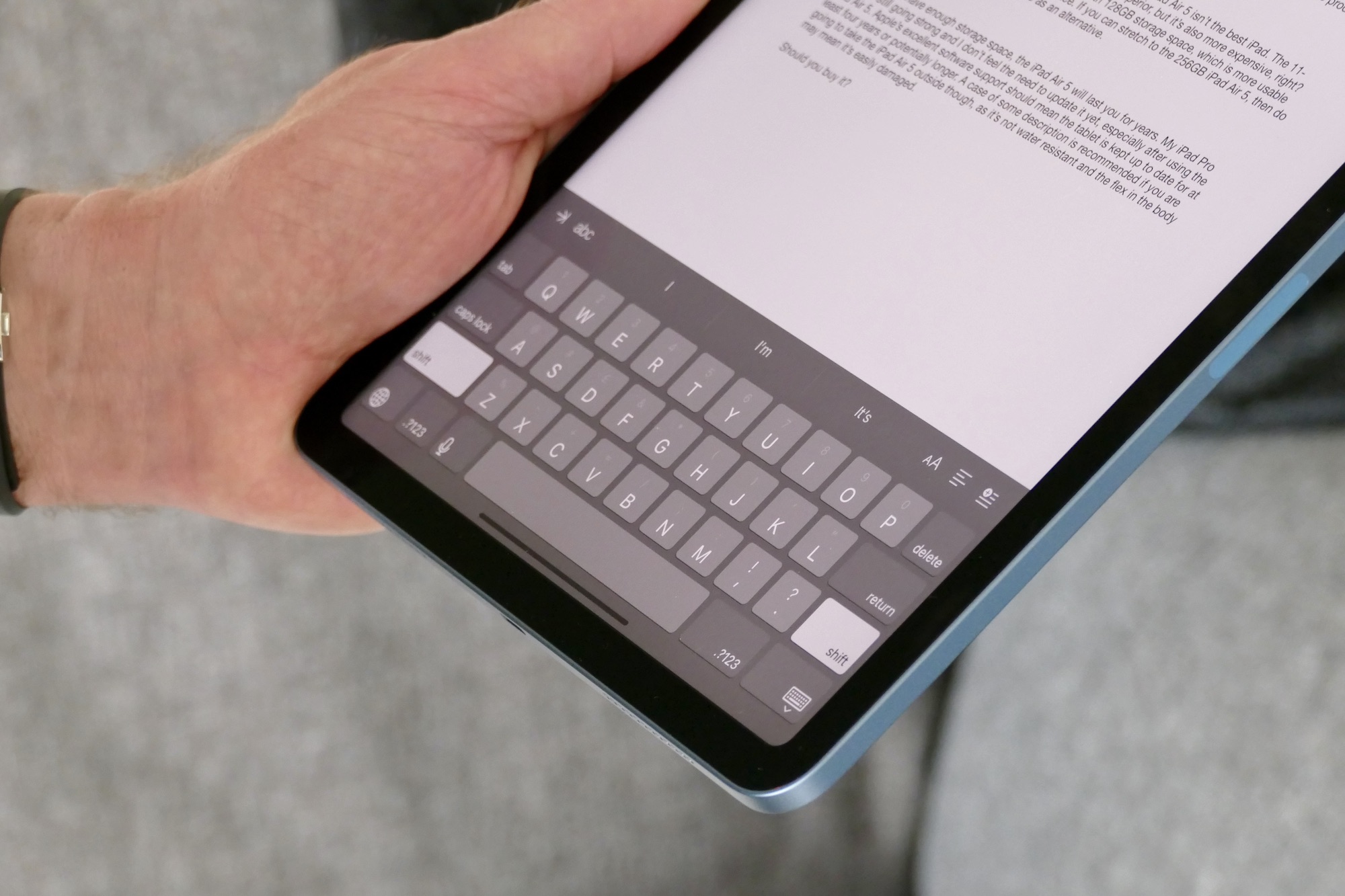 iPad Air 5 portrait keyboard.