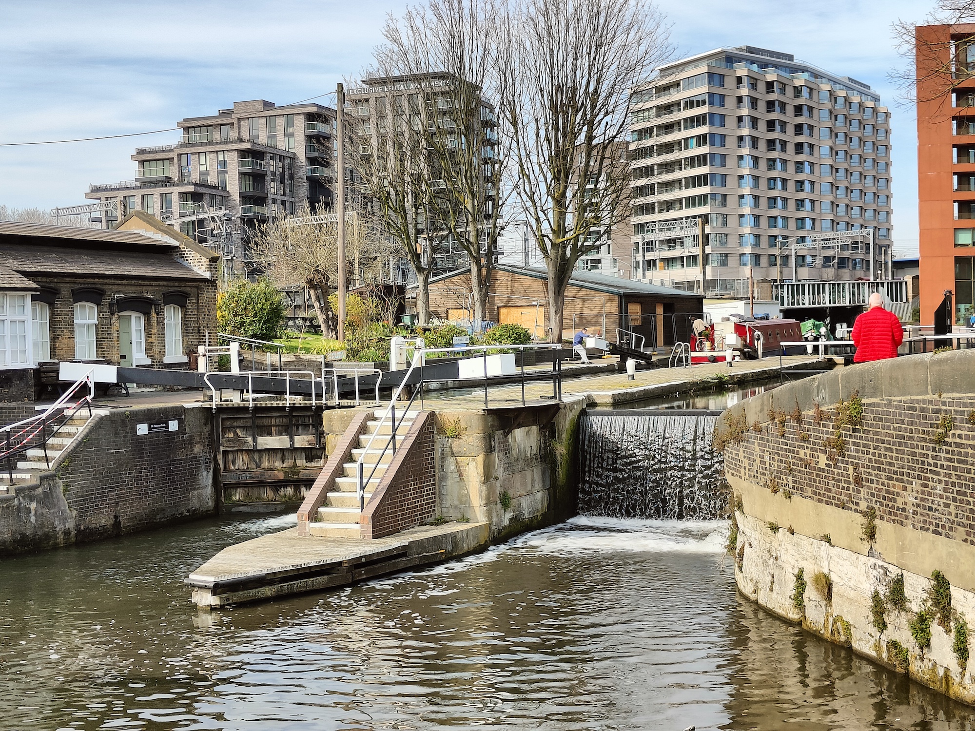 Realme GT 2 Pro 2x zoom photo of a canal.
