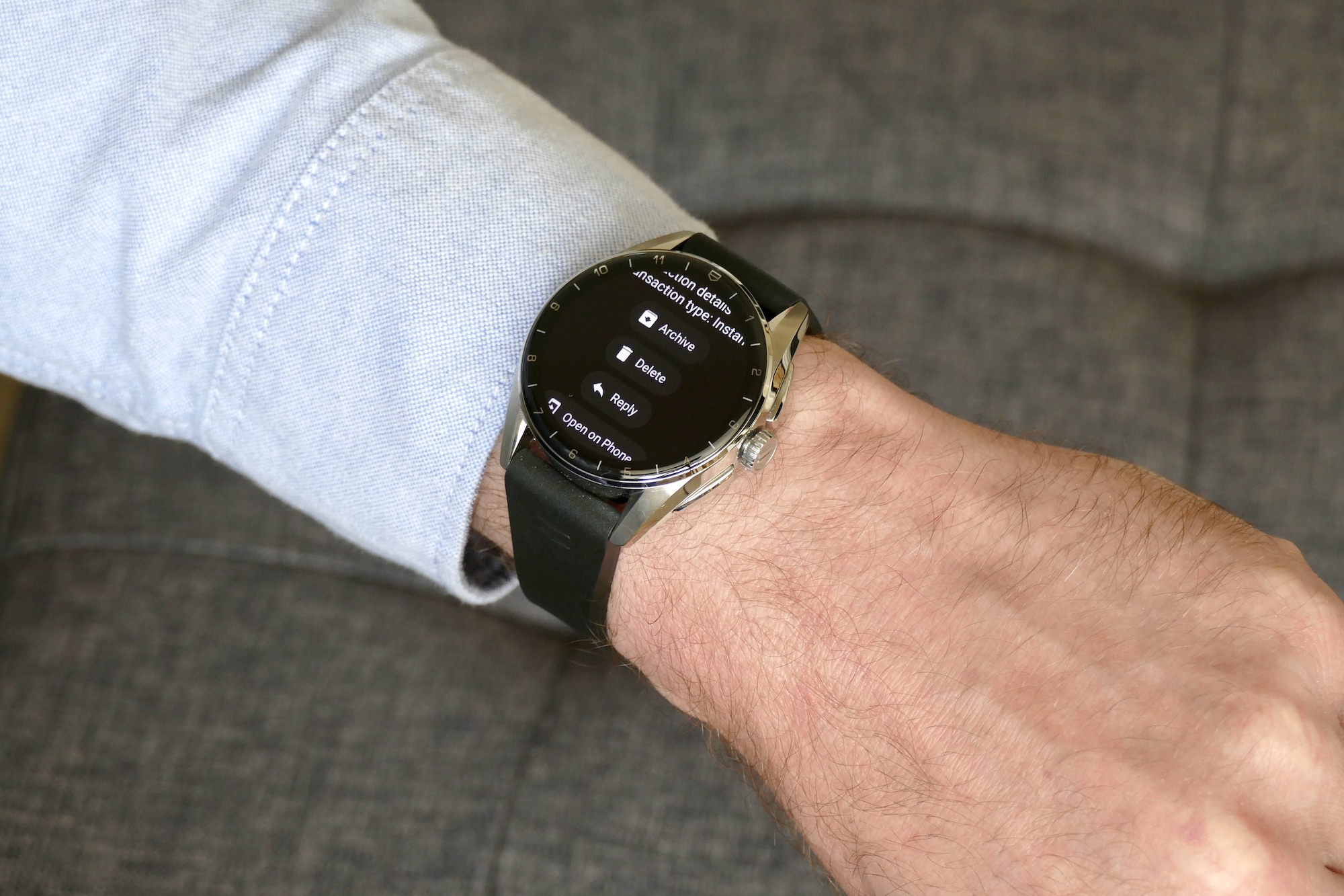 Tag Heuer Connected Calibre E4 message reply features.