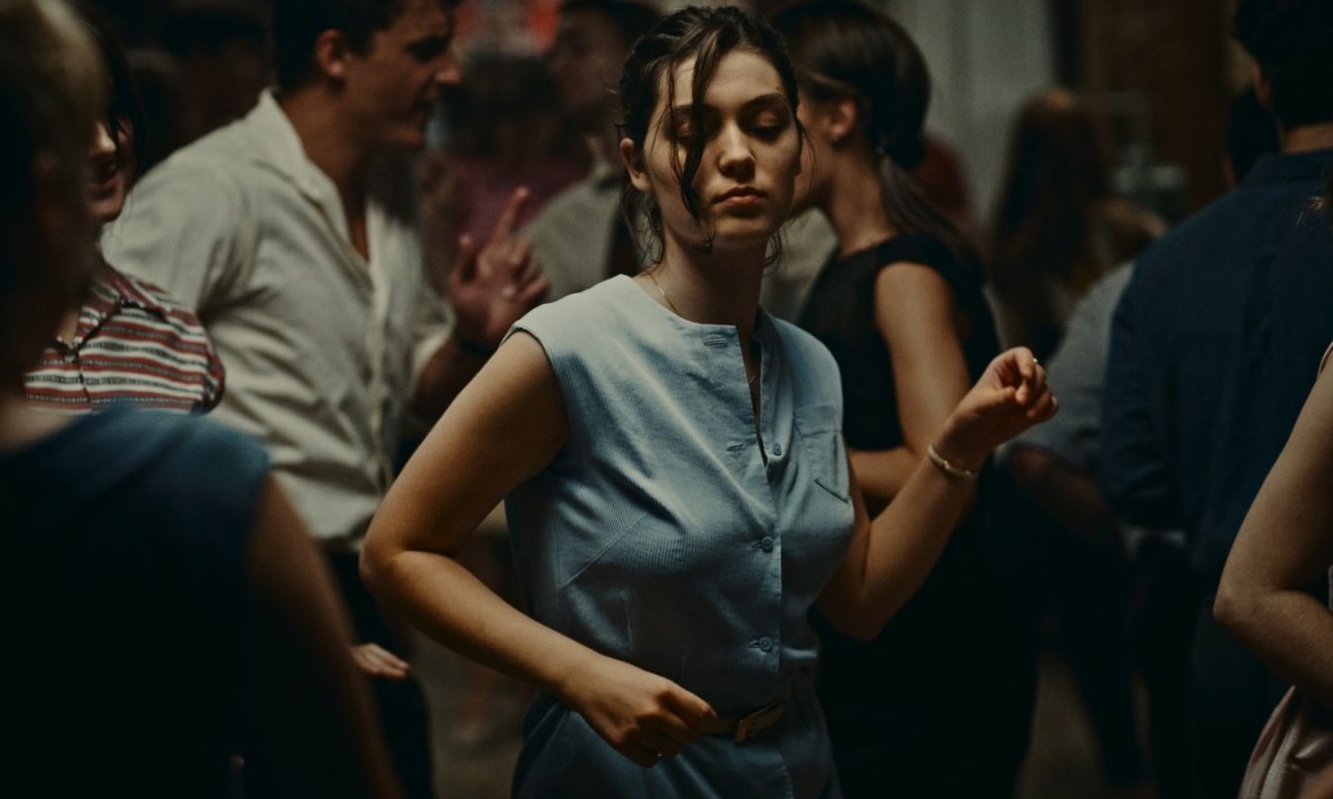 Anamaria Vartolomei dances in a crowd in Happening.
