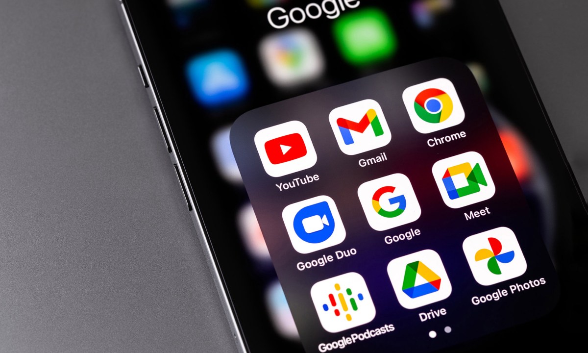 Google services (YouTube, Gmail, Chrome, Duo, Meet, Google Podcasts) icons app on smartphone screen.