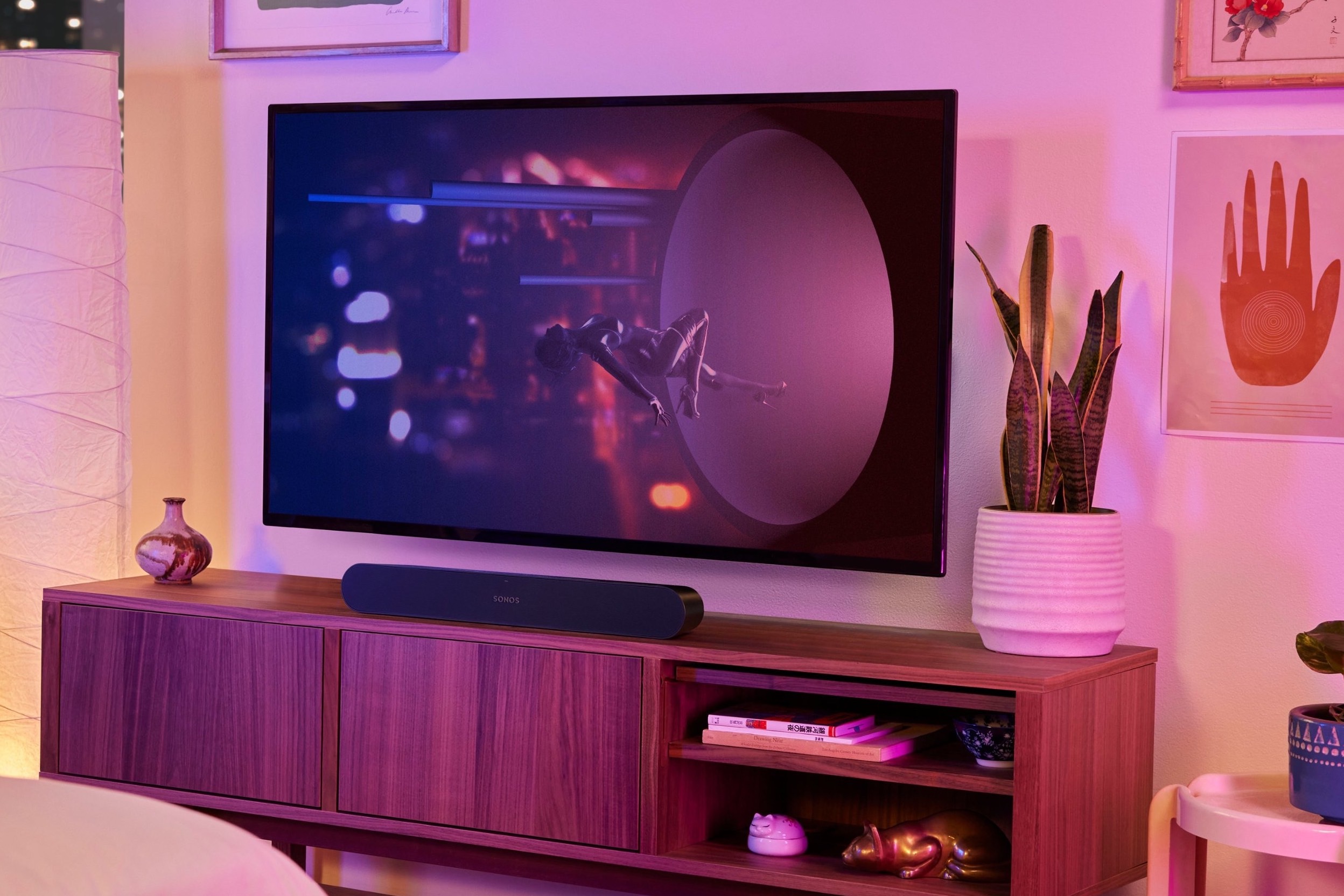 A leaked publicity photo of a new Sonos soundbar in black seen under a TV.
