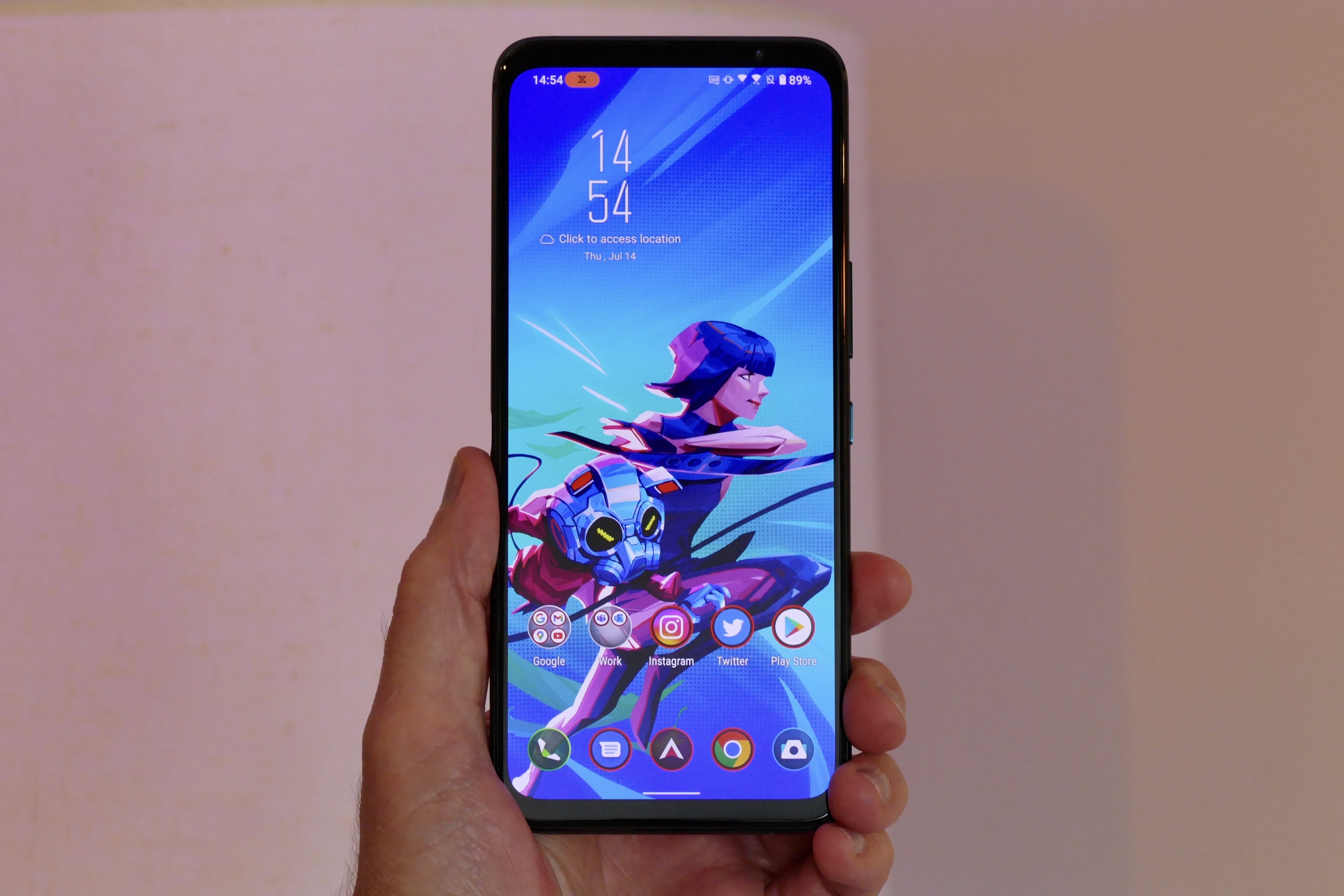 ZenUI gaming theme on thePhoto taken with the Asus ROG Phone 6 Pro.