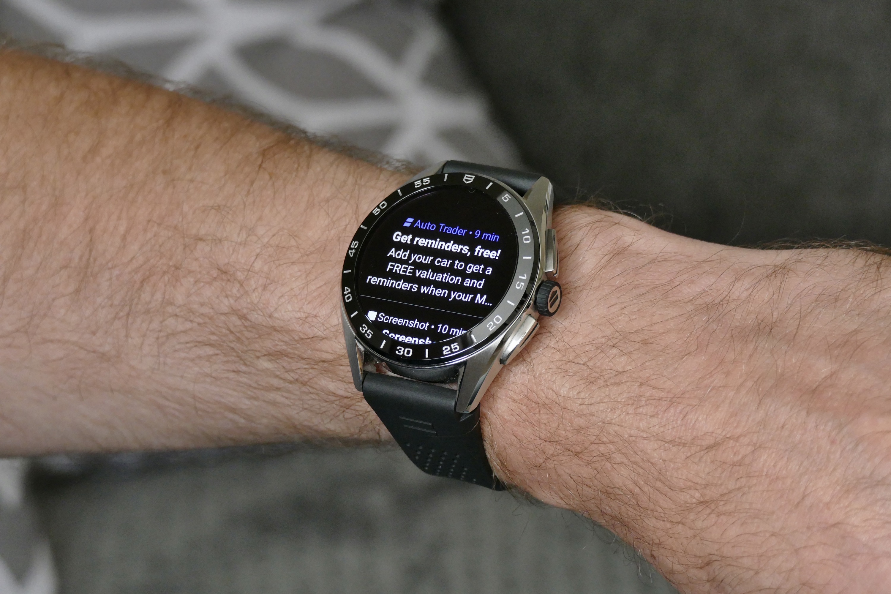 Notifications on the Tag Heuer Connected Calbre E4 45mm.
