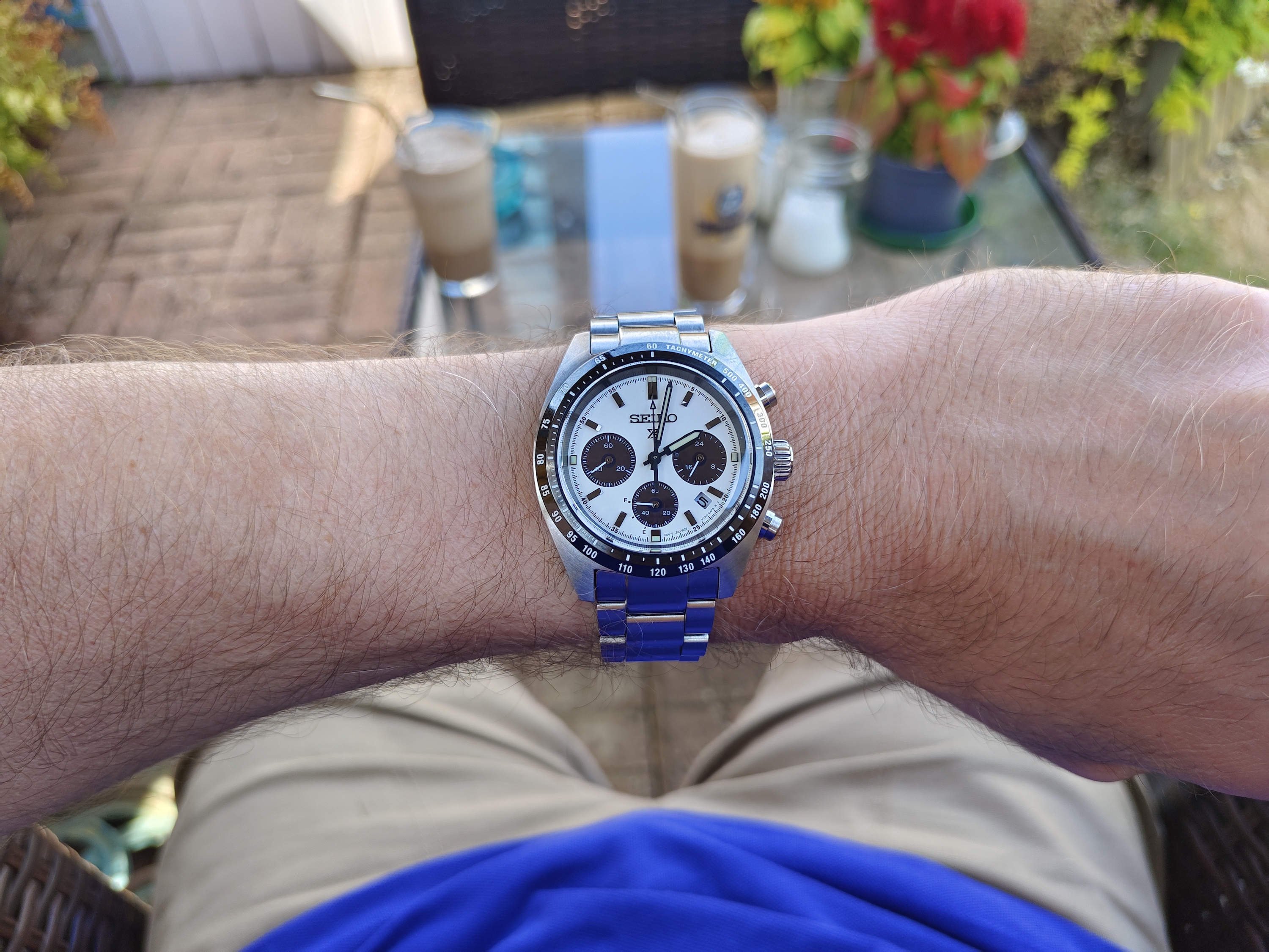 Photo of a watch taken with the iQoo 9T.