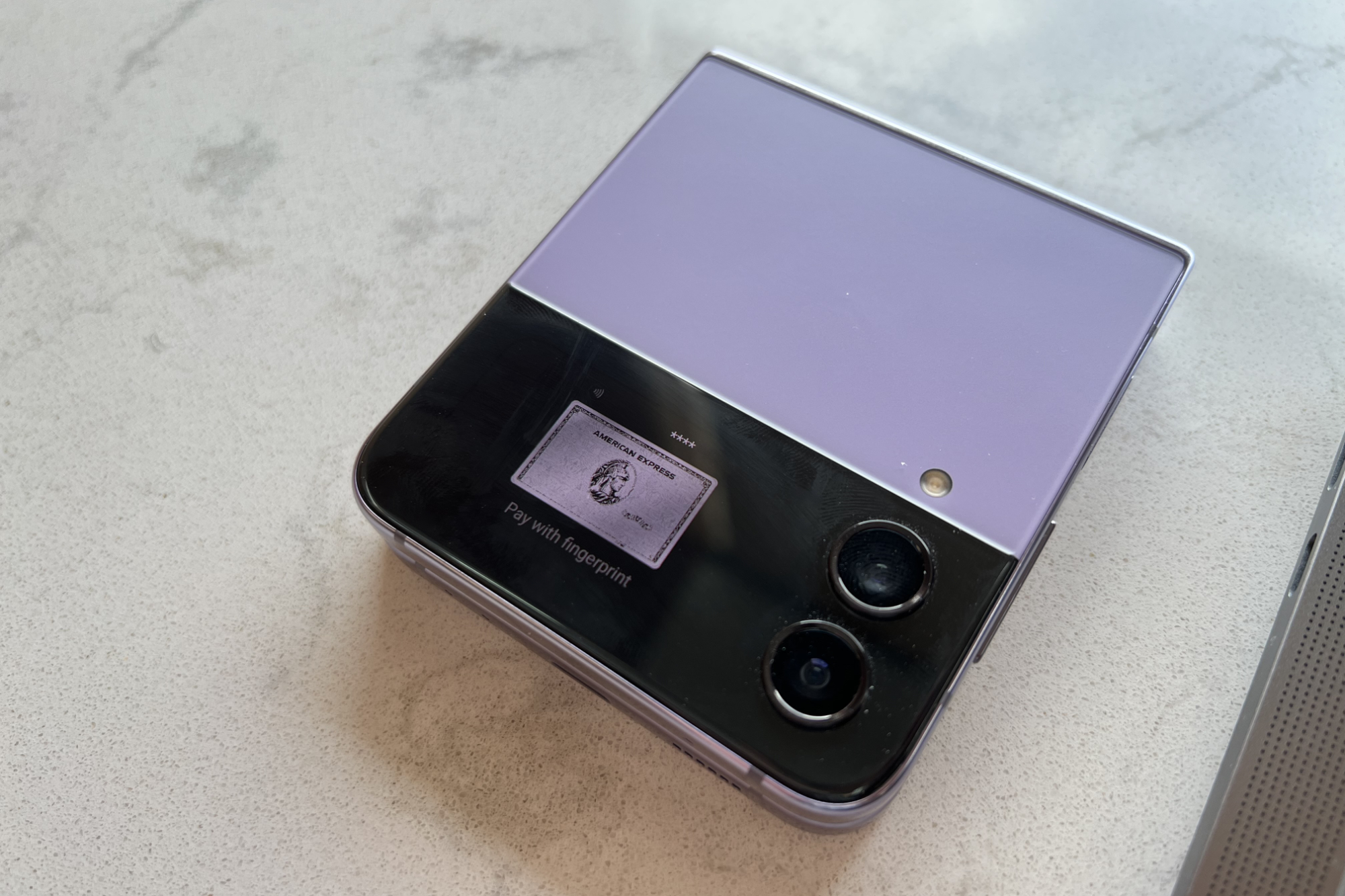The cover screen on the Samsung Galaxy Z Flip 4.