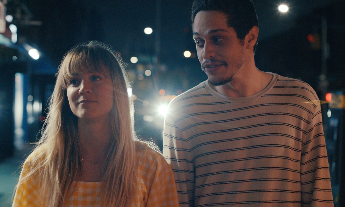 Kaley Cuoco stands next to Pete Davidson in Peacock's Meet Cute.