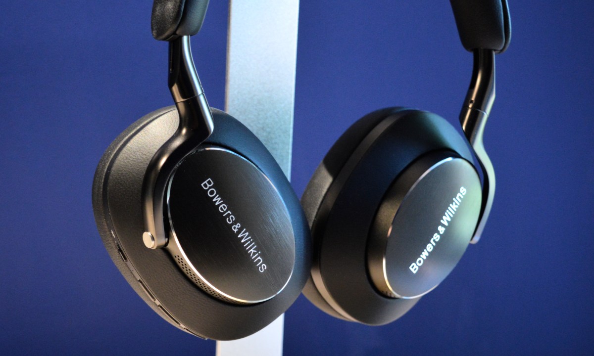 Bowers & Wilkins Px8.