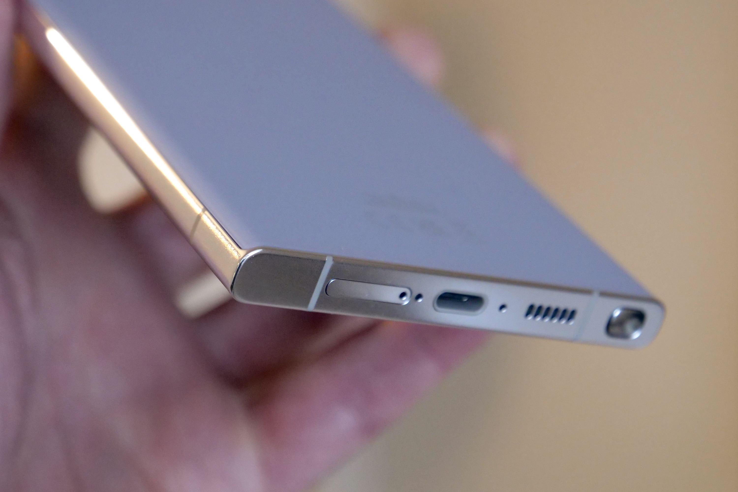 The chrome chassis on the Sky Blue Galaxy S23 Ultra.