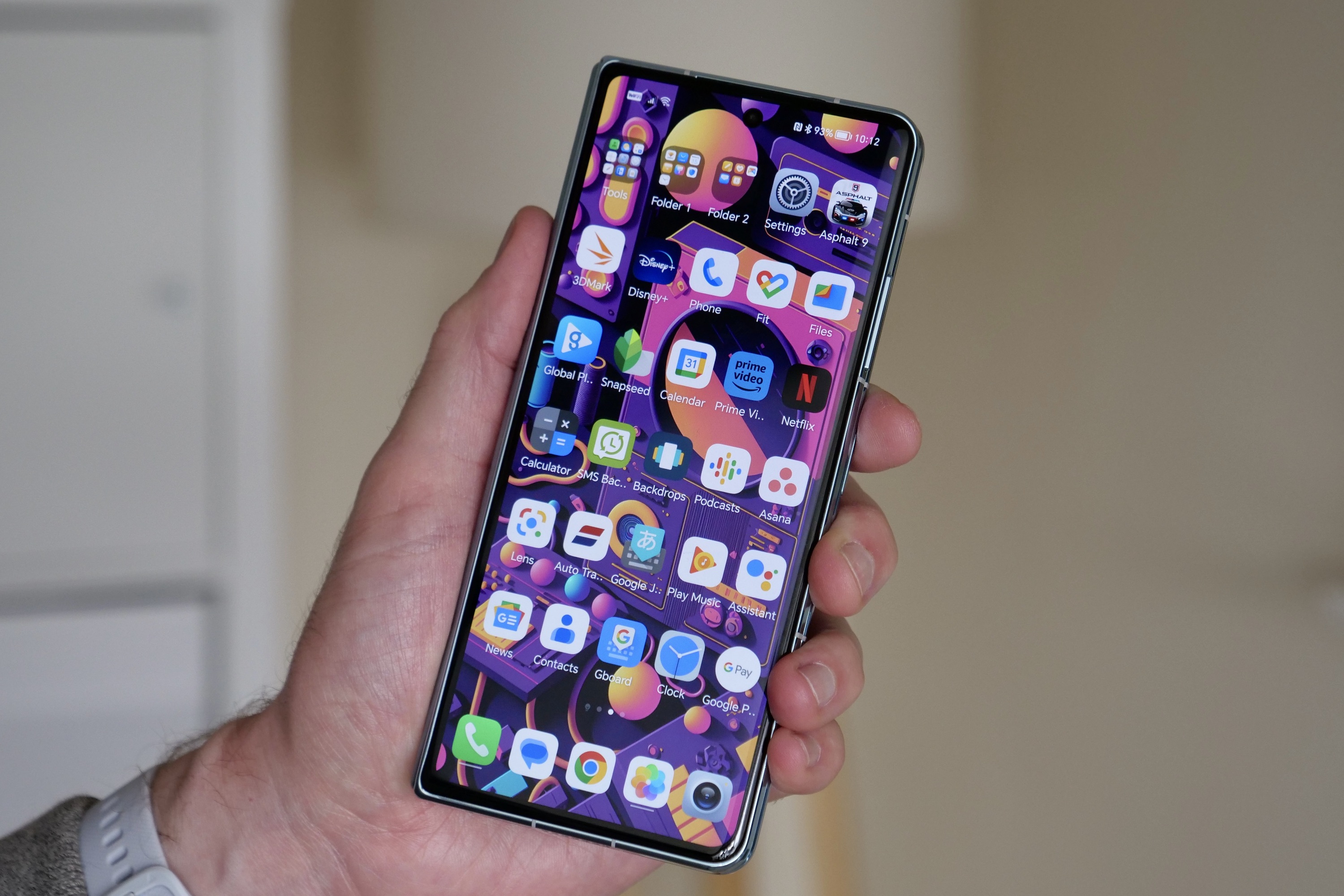 Apps on one of the Honor Magic Vs's home screens.