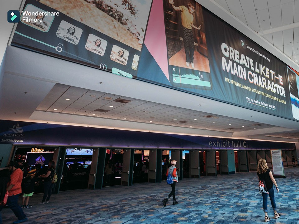 Filmora at VidCon 2023 entrance