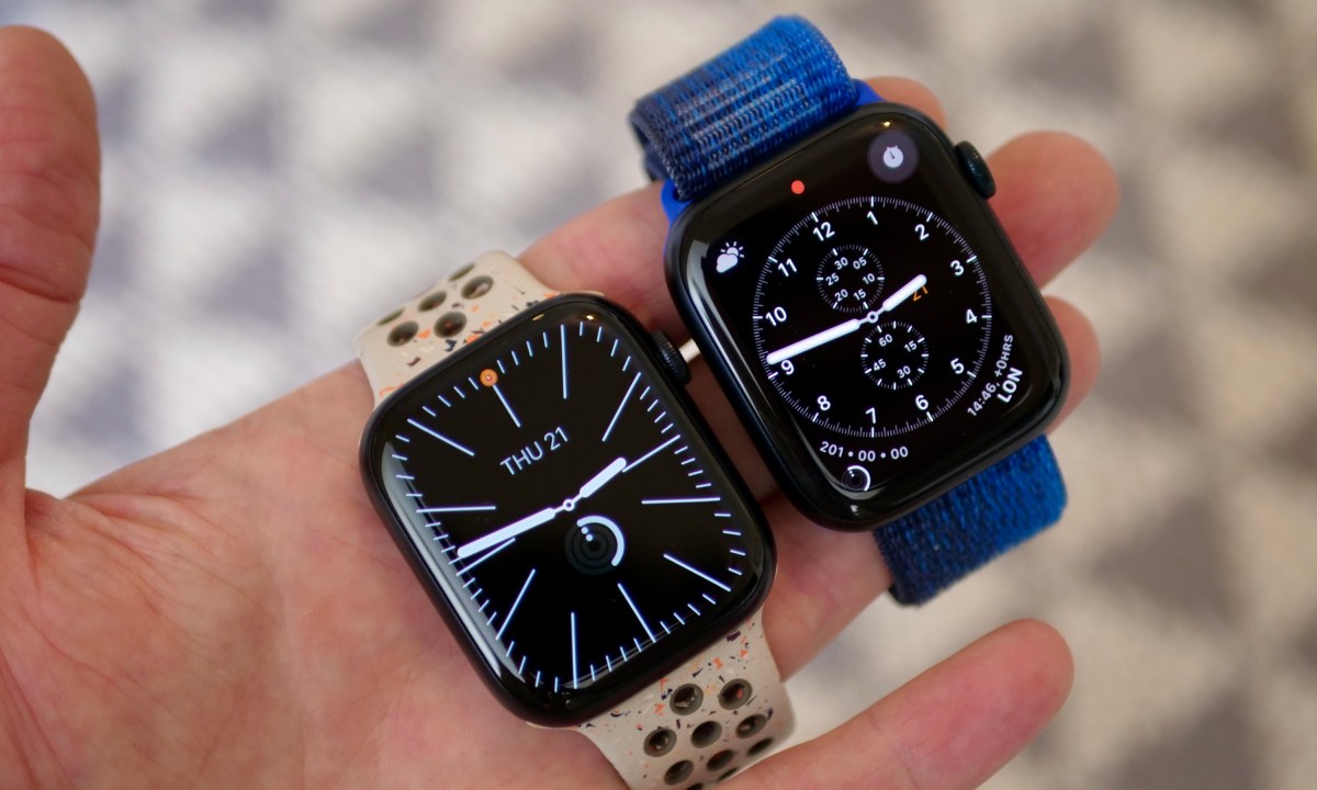 The Apple Watch Series 9 and Apple Watch Series 8 showing the ambient displays.