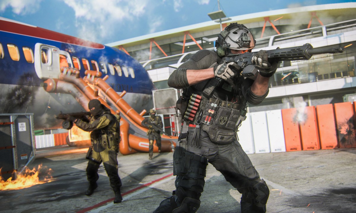 Soldiers battle in an abandoned airport.