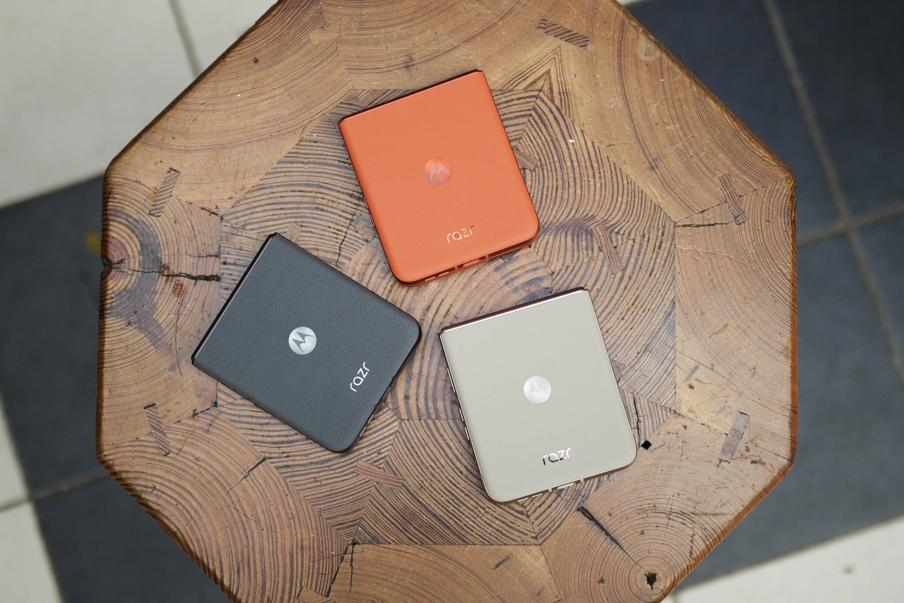 All three colors of the Motorola Razr 2024.