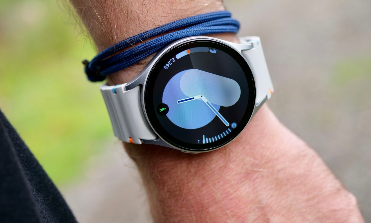 A person wearing the Samsung Galaxy Watch 7.